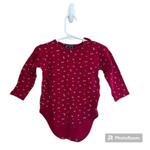 🔺CHILDREN’S PLACE: Girl size 18 months, red w/floral pattern onesie w/snaps🔺
